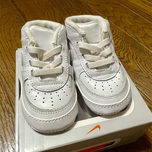 NIKE(ナイキ)のNIKE FORCE 1(CB) ホワイト 9cm キッズ/ベビー/マタニティのベビー靴/シューズ(~14cm)(スニーカー)の商品写真