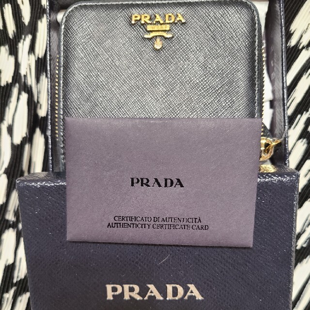 PRADA　専用財布