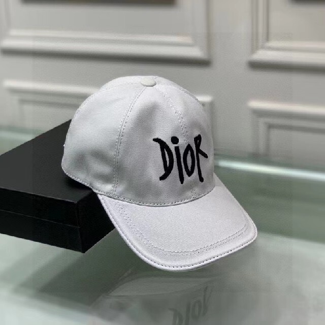 Dior - DIOR 帽子　白