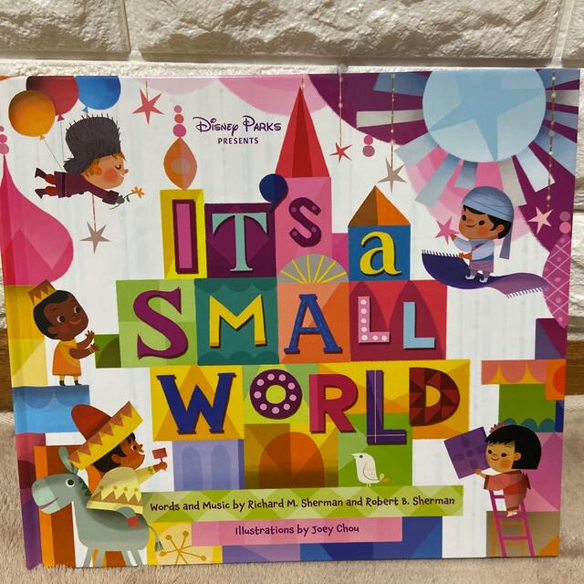 Disney(ディズニー)のIt’s a small world (CD付) エンタメ/ホビーの本(絵本/児童書)の商品写真