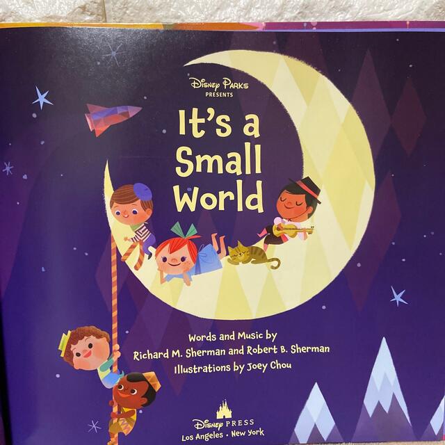 Disney(ディズニー)のIt’s a small world (CD付) エンタメ/ホビーの本(絵本/児童書)の商品写真