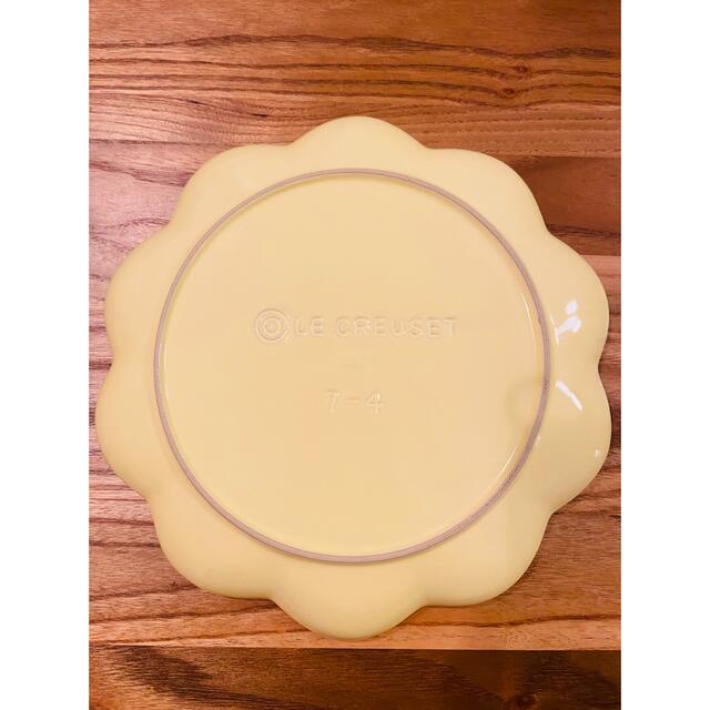 LE CREUSET(ルクルーゼ)のル・クルーゼ フラワープレート ○° インテリア/住まい/日用品のキッチン/食器(食器)の商品写真