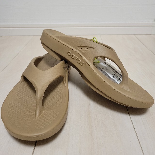 OOFOS(ウーフォス)のちさと様専用　ウーフォス OOFOS リカバリーサンダル メンズの靴/シューズ(サンダル)の商品写真