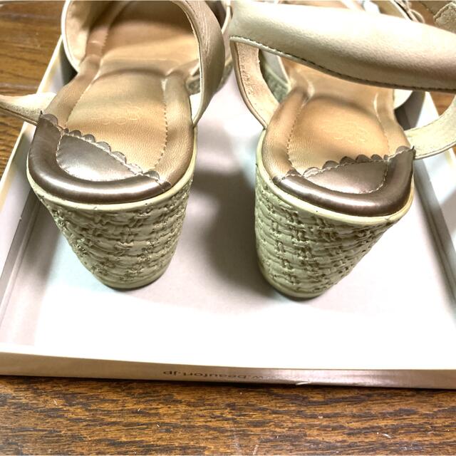 ビューフォート　サンダル　ゴールド　キラキラお花付き　Lサイズ レディースの靴/シューズ(サンダル)の商品写真