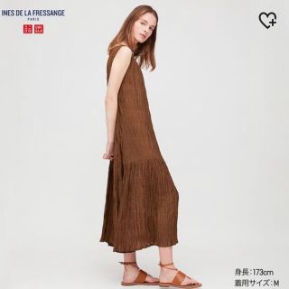 ユニクロ(UNIQLO)のUNIQLO イネス  ツイストプリーツワンピース ノースリーブ M 茶(ロングワンピース/マキシワンピース)