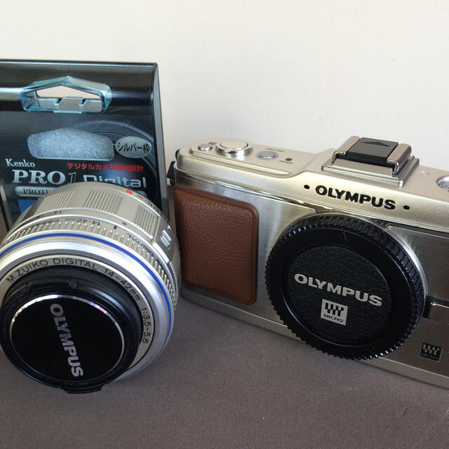 OLYMPUS E-P2 オリンパス デジタルカメラ　ズイコーレンズ付きOLYMPUS