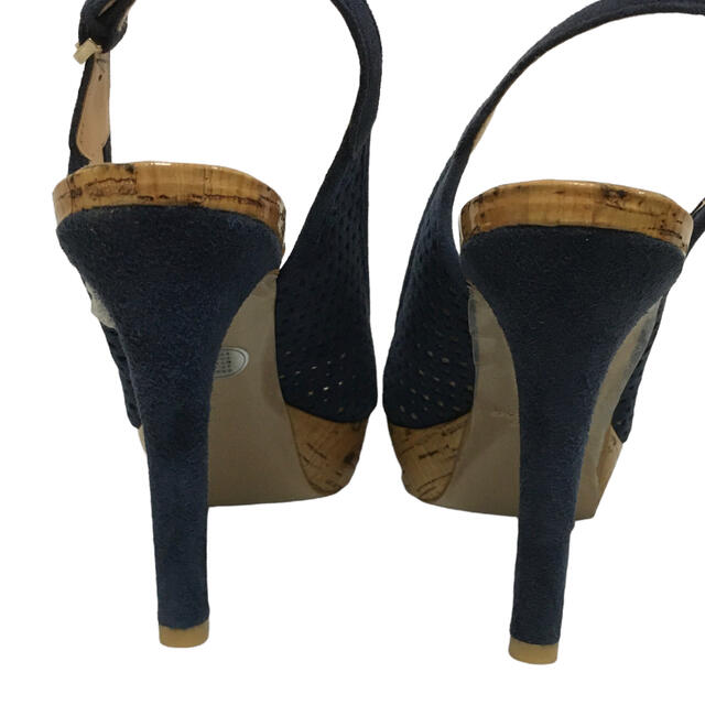 VII XII XXX(セヴントゥエルヴサーティ)の新品 Ⅶ Ⅻ XXX セヴントゥエルヴサーティ パンチングサンダル 22.5cm レディースの靴/シューズ(サンダル)の商品写真