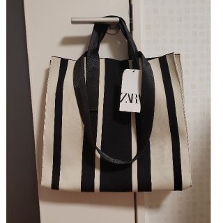 ZARA - タグ付き ZARA ファブリックトートバッグの通販｜ラクマ