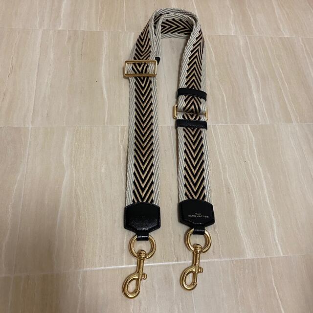 MARC JACOBS(マークジェイコブス)のおまけ付マークジェイコブス　ARROW WEBBING STRAP  BLACK レディースのバッグ(その他)の商品写真