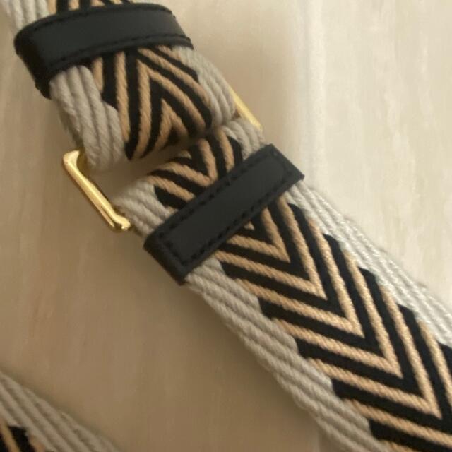 MARC JACOBS(マークジェイコブス)のおまけ付マークジェイコブス　ARROW WEBBING STRAP  BLACK レディースのバッグ(その他)の商品写真