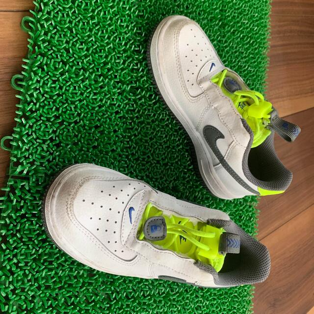 NIKE(ナイキ)のNIKE フォース1 トグル【17cm】 キッズ/ベビー/マタニティのキッズ靴/シューズ(15cm~)(スニーカー)の商品写真