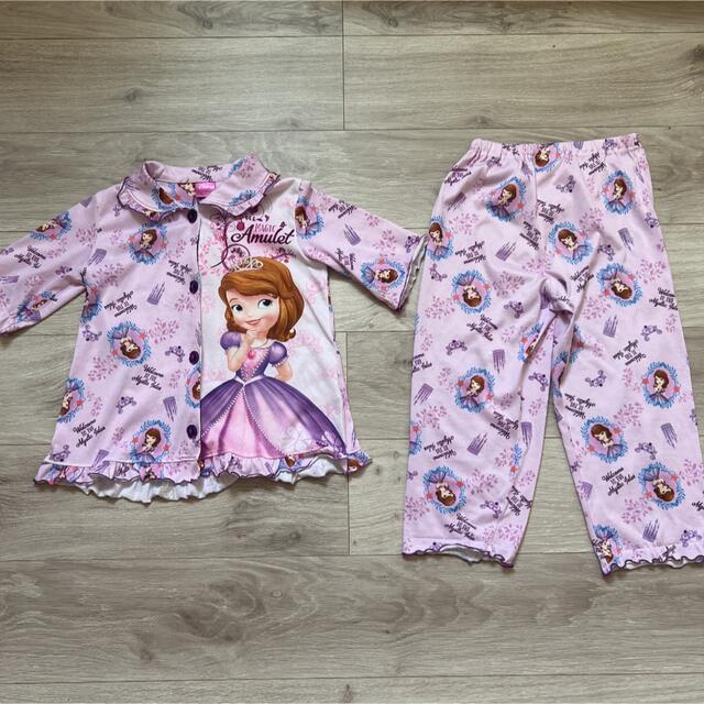 Disney(ディズニー)のパジャマ　ソフィア　女の子　110cm キッズ/ベビー/マタニティのキッズ服女の子用(90cm~)(パジャマ)の商品写真