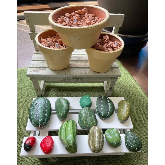 中古素焼き鉢リメイク品とストーンサボテン🌵の5個セット ハンドメイドのフラワー/ガーデン(プランター)の商品写真