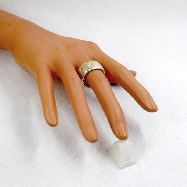 金のキラキラ輝きのシルバー９２５製バイカラーリング（指輪）！ メンズのアクセサリー(リング(指輪))の商品写真