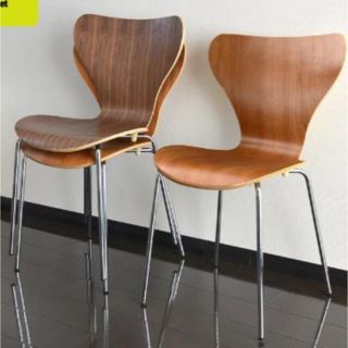 アルネヤコブセン(Arne Jacobsen)のプライウッドダイニングチェア(ダイニングチェア)