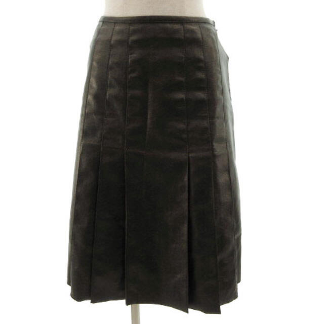 MACPHEE(マカフィー)のマカフィー スカート ボックスプリーツ フェイクレザー ひざ丈 ブロンズ 38 レディースのスカート(ひざ丈スカート)の商品写真