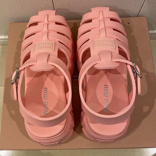 海外並行輸入正規品 厚底 ミュウミュウ miumiu - miumiu グルカ 厚底