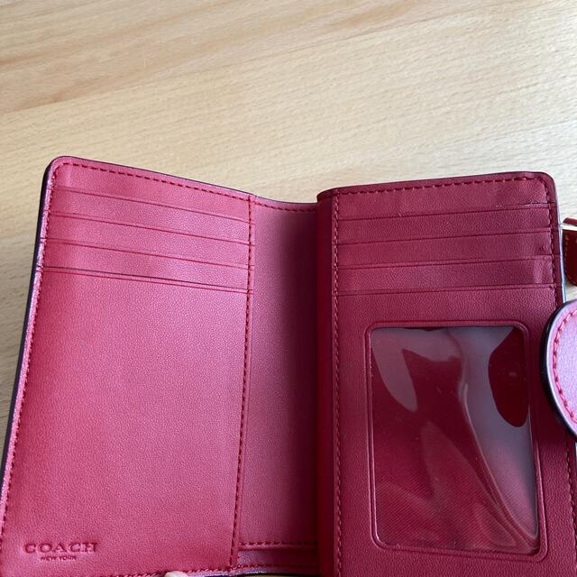 COACH(コーチ)のCOACH 二つ折り財布　りんご柄 レディースのファッション小物(財布)の商品写真