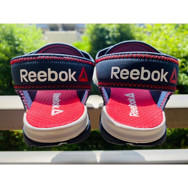 Reebok(リーボック)の使用１回⭐️Reebok リーボック キッズ　サンダル　20cm ネイビー キッズ/ベビー/マタニティのキッズ靴/シューズ(15cm~)(サンダル)の商品写真