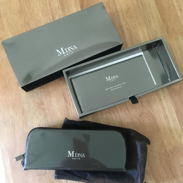 MDNA SKIN マグネティックフロー スマホ/家電/カメラの美容/健康(フェイスケア/美顔器)の商品写真