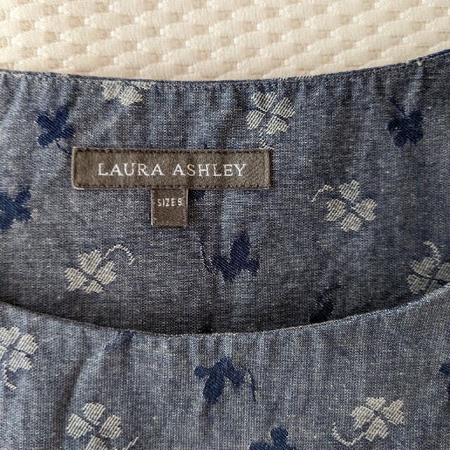 LAURA ASHLEY(ローラアシュレイ)のワンピース レディースのワンピース(ひざ丈ワンピース)の商品写真