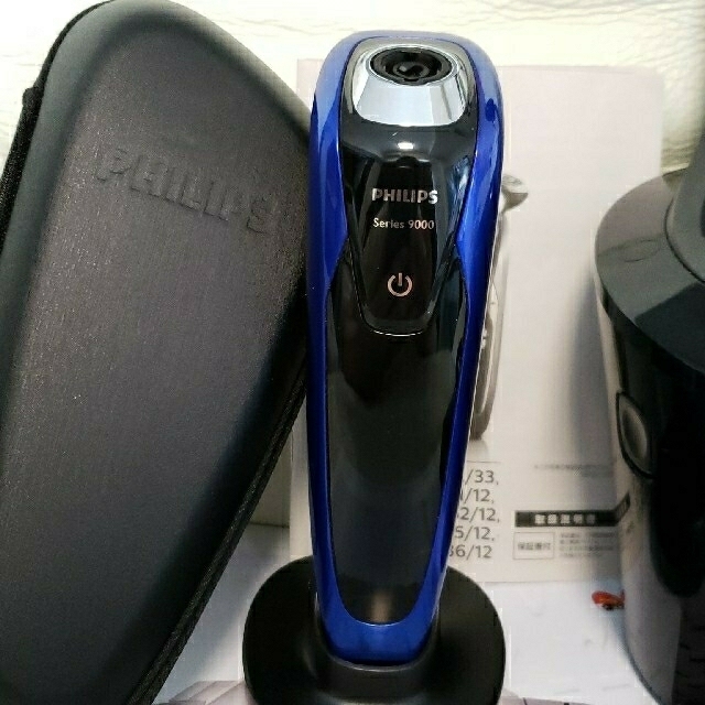 PHILIPS(フィリップス)のPHILIPS　9000シリーズ　替え刃なし スマホ/家電/カメラの美容/健康(メンズシェーバー)の商品写真