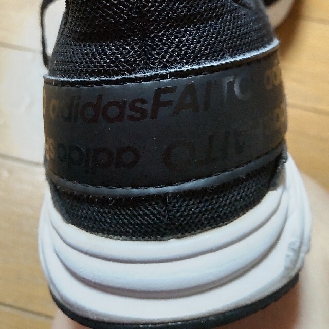 adidas(アディダス)のadidasスニーカージュニア　22.5 キッズ/ベビー/マタニティのキッズ靴/シューズ(15cm~)(スニーカー)の商品写真