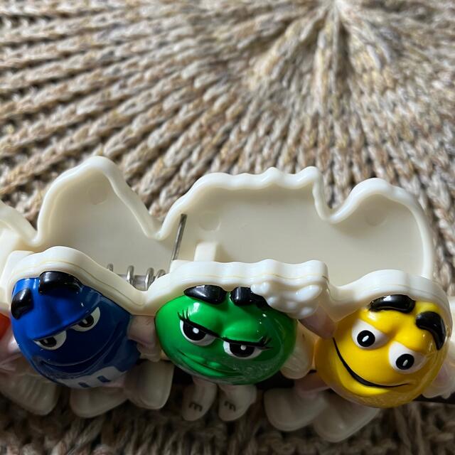 m&m&m's(エムアンドエムアンドエムズ)のエムアンドエムズ ✩ マグネットクリップ エンタメ/ホビーのおもちゃ/ぬいぐるみ(キャラクターグッズ)の商品写真