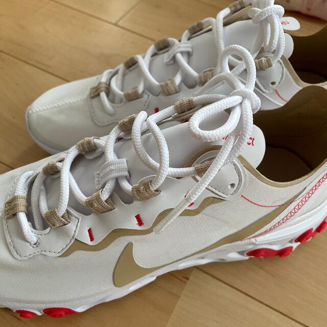 NIKE(ナイキ)のBQ2728-101(310) REACT ELEMENT 55  レディースの靴/シューズ(スニーカー)の商品写真