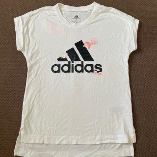 アディダス(adidas)のadidas Tシャツ(Tシャツ/カットソー)