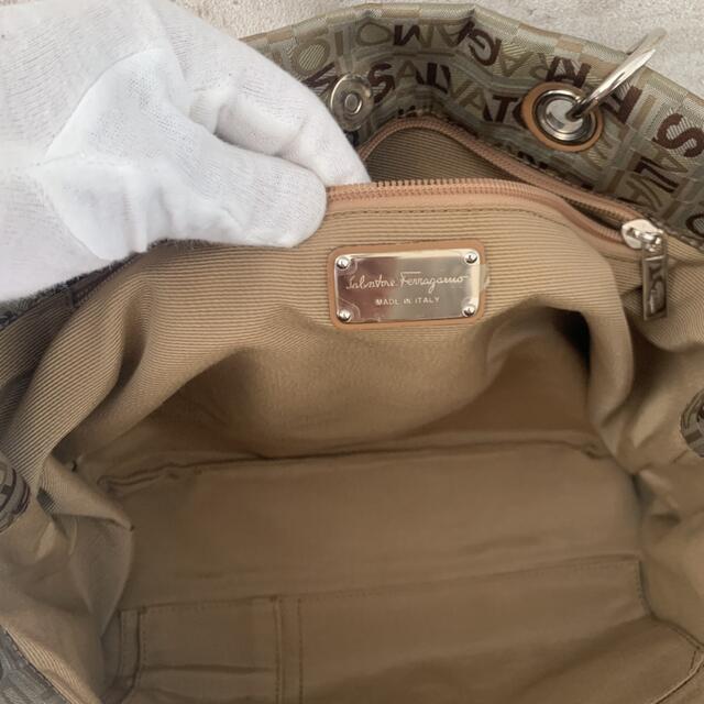 Salvatore Ferragamo(サルヴァトーレフェラガモ)のSalvatore Ferragamo  ジャガード×レザー  ハンドバッグ レディースのバッグ(ハンドバッグ)の商品写真