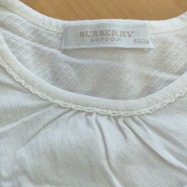 BURBERRY(バーバリー)のBURBERRY　トップス　90 キッズ/ベビー/マタニティのキッズ服女の子用(90cm~)(Tシャツ/カットソー)の商品写真