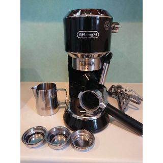 デロンギ(DeLonghi)のデロンギ デディカ　エスプレッソ・カプチーノメーカー　ＥＣ６８０ＢＫ(エスプレッソマシン)