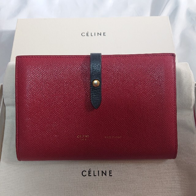 CELINE ラージストラップ 二つ折り財布