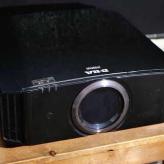 Victor - JVC DLA-X700R ブラック D-ILAホームプロジェクター 4Kの通販