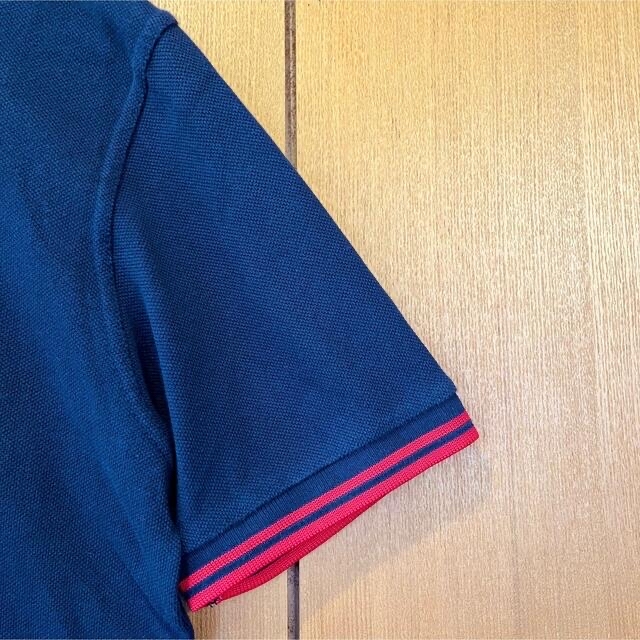 FRED PERRY(フレッドペリー)の【FRED PERRY】フレッドペリー  半袖ポロシャツ S 紺ブルー　刺繍ロゴ メンズのトップス(ポロシャツ)の商品写真