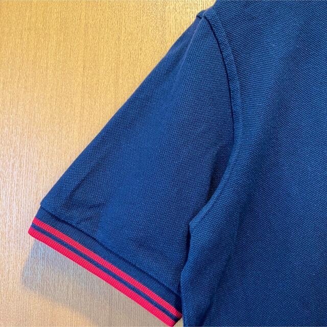 FRED PERRY(フレッドペリー)の【FRED PERRY】フレッドペリー  半袖ポロシャツ S 紺ブルー　刺繍ロゴ メンズのトップス(ポロシャツ)の商品写真