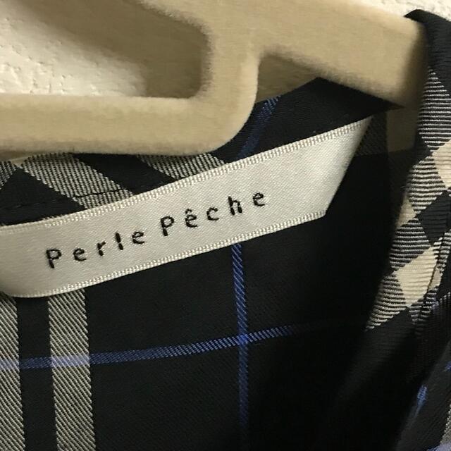 Perle Peche(ペルルペッシュ)のペルルペッシュ  チェック フリル ノースリーブ カットソー ブラウス レディースのトップス(シャツ/ブラウス(半袖/袖なし))の商品写真