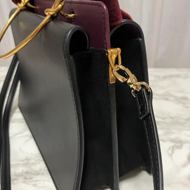 Charles and Keith(チャールズアンドキース)のCHARLES&KEITH ベルベット バッグ ベロア リボン レディースのバッグ(ハンドバッグ)の商品写真