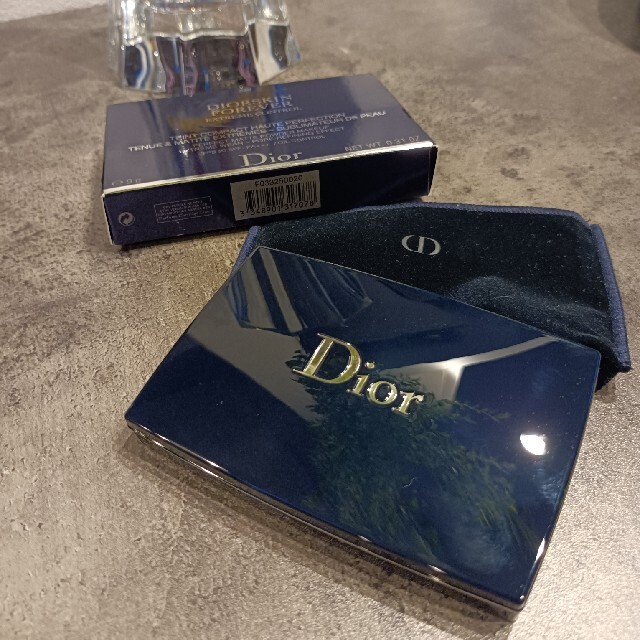 Christian Dior(クリスチャンディオール)の【新品】ディオール　ファンデーション コスメ/美容のベースメイク/化粧品(ファンデーション)の商品写真