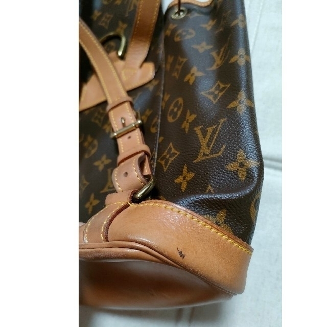 LOUIS VUITTON(ルイヴィトン)のルイヴィトン　モンスリMM　リュック レディースのバッグ(リュック/バックパック)の商品写真