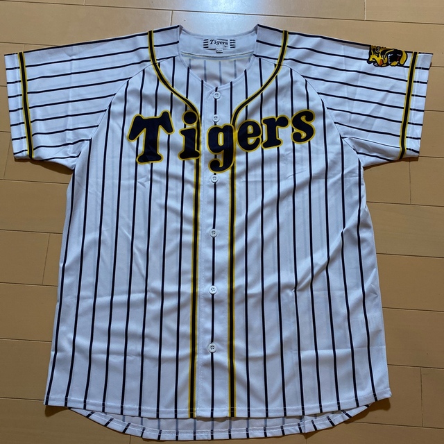 阪神タイガース(ハンシンタイガース)の阪神タイガースユニフォーム スポーツ/アウトドアの野球(ウェア)の商品写真