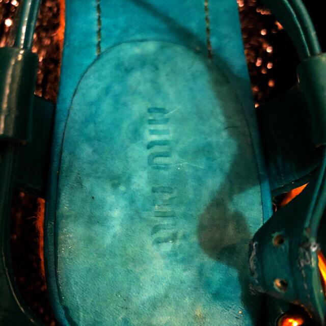 miumiu(ミュウミュウ)の【最終価格】miu miu ウェッジソールサンダル エメラルドグリーン レディースの靴/シューズ(サンダル)の商品写真