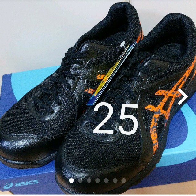 asics(アシックス)のアシックス　asics　ウィンジョブ CP106　ブラック×オレンジホップ　25 メンズの靴/シューズ(その他)の商品写真