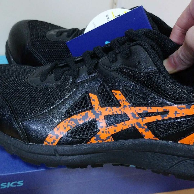 asics(アシックス)のアシックス　asics　ウィンジョブ CP106　ブラック×オレンジホップ　25 メンズの靴/シューズ(その他)の商品写真