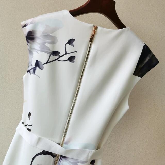 TED BAKER - ❤️ ☆【人気作】Ted Baker 花柄ワンピース TED BAKER - ❤️ ☆【人気作】Ted Baker 花柄ワンピース