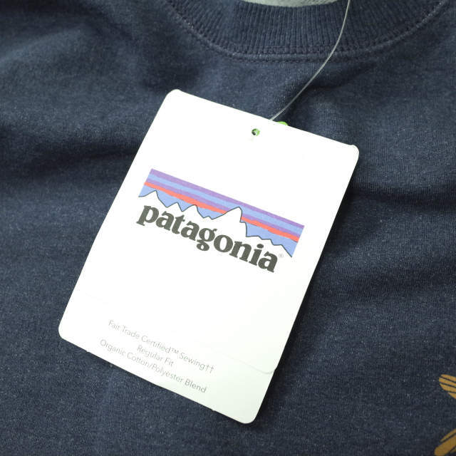 patagonia(パタゴニア)のPATAGONIA パタゴニア 2015年製 M's Flying Fish Midweight Crew Sweatshirt フライングフィッシュ スウェットプルオーバー 39404 S Navy Blue トレーナー オーガニックコットン クルーネック トップス【新古品】【中古】【PATAGONIA】 メンズのトップス(スウェット)の商品写真