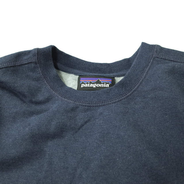 patagonia(パタゴニア)のPATAGONIA パタゴニア 2015年製 M's Flying Fish Midweight Crew Sweatshirt フライングフィッシュ スウェットプルオーバー 39404 S Navy Blue トレーナー オーガニックコットン クルーネック トップス【新古品】【中古】【PATAGONIA】 メンズのトップス(スウェット)の商品写真