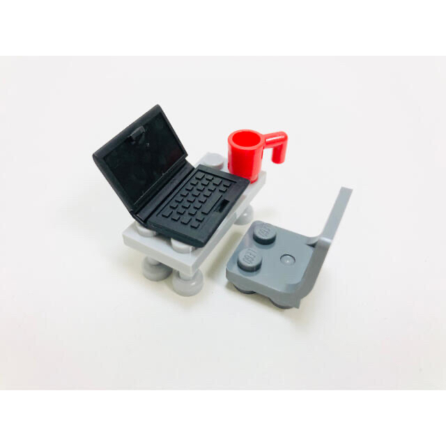 Lego(レゴ)の【新品未使用】レゴ　LEGO ノートパソコン　ノートPC 椅子　イス　 キッズ/ベビー/マタニティのおもちゃ(知育玩具)の商品写真