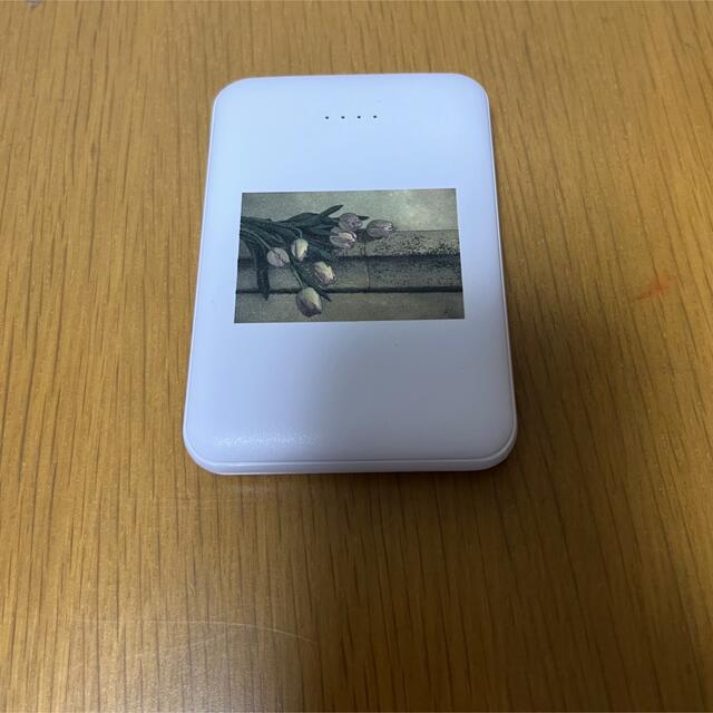 3COINS(スリーコインズ)のモバイルバッテリー5000mAh USB2個口 スマホ/家電/カメラのスマートフォン/携帯電話(バッテリー/充電器)の商品写真